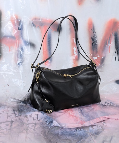 CHARLES ＆ KEITH（チャールズ&キース） ショルダーバッグ バッグ Rey