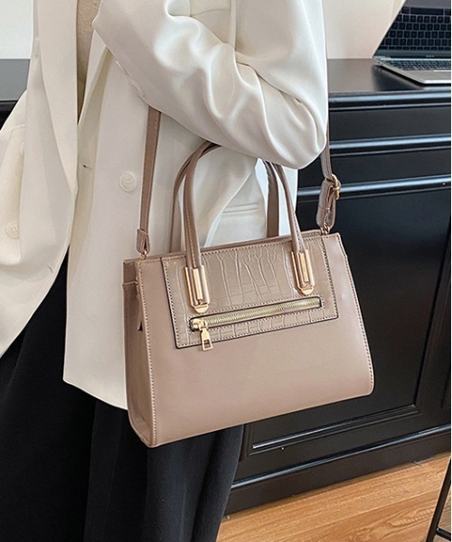 【未使用】COACH クロコ型押し 2WAY ハンドバッグ ショルダーバッグ center i ショルダーバッグ バッグ 「2WAY/通勤」きれいめクロコ型押し