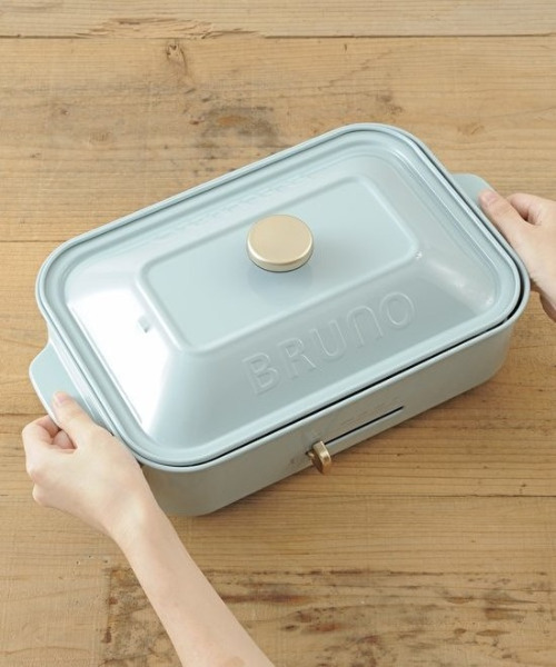 ブルーノ　コンパクトホットプレート、鍋セット　Happy Holidays 新品 BRUNO 家電 「Happy Holidays」コンパクトホットプレート+鍋