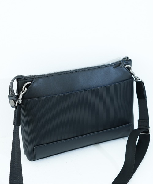 ともちんです、ランバンオンブルー　バレンヌショルダーバッグブラック LANVIN en Bleu ショルダーバッグ 「LANVIN Bleu/ランバン オン ブルー