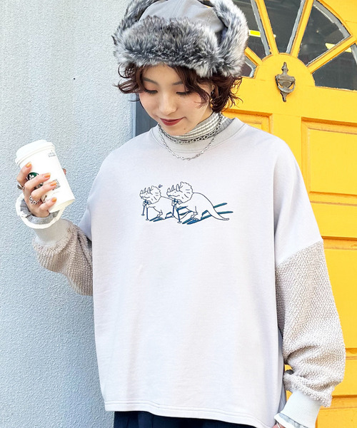 DOUBLE NAME（ダブルネーム） tシャツ とにかく進む恐竜刺しゅうプル