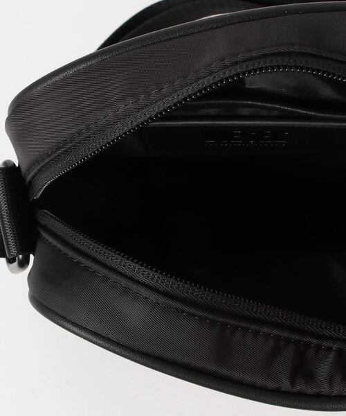 「DIESEL」 ショルダーバッグ UNI ブラック メンズの画像