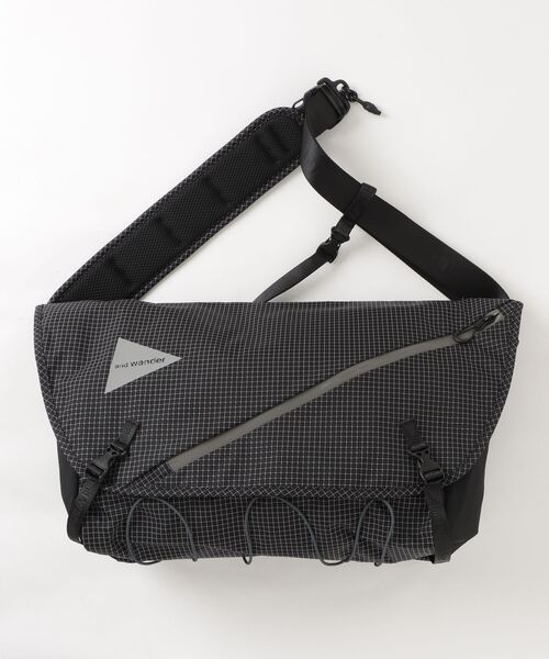 and wander（アンドワンダー） ショルダーバッグ ocean rip messenger