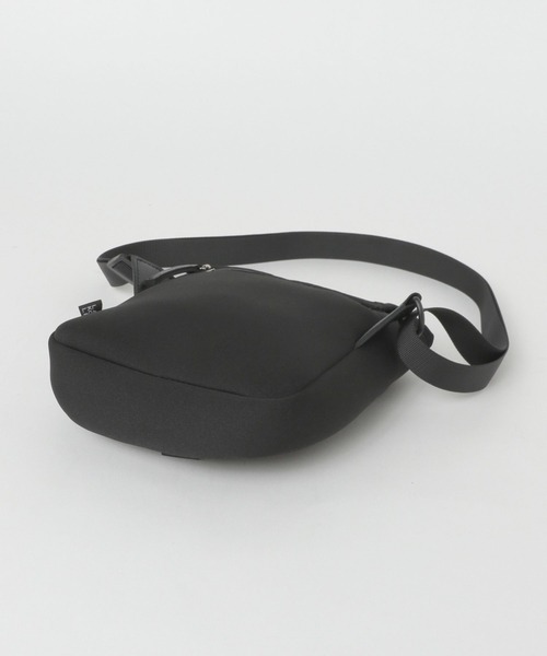 LAKOLE（ラコレ） ショルダーバッグ ネオプレンバックルミニショルダー