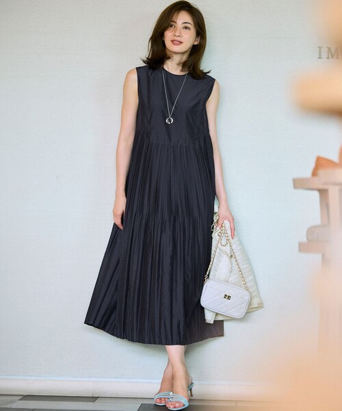 23区（ニジュウサンク） ワンピース 「洗える」プリーツコンビ