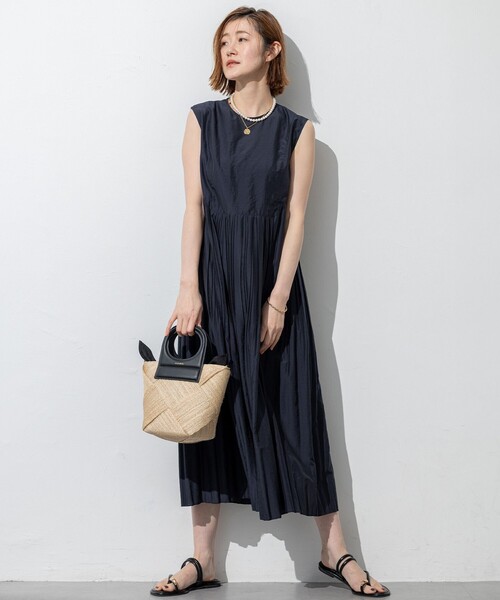 23区（ニジュウサンク） ワンピース 「洗える」プリーツコンビ