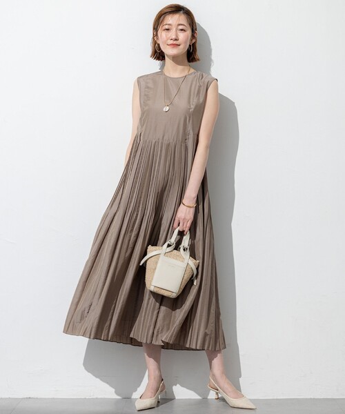 23区（ニジュウサンク） ワンピース 「洗える」プリーツコンビ