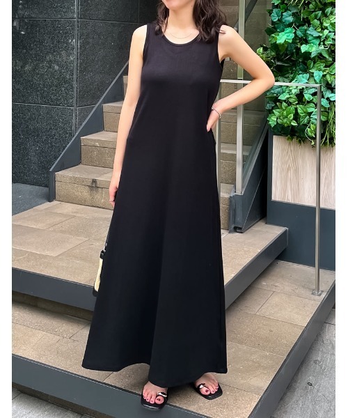 René ノースリーブワンピース 34 ブラック 専用☆René ブラック ノースリーブ ワンピース 34 ダークネイビー