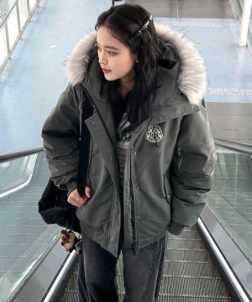 SHEENA（シーナ） ブルゾン アウター ワッペン付きファーフード中綿