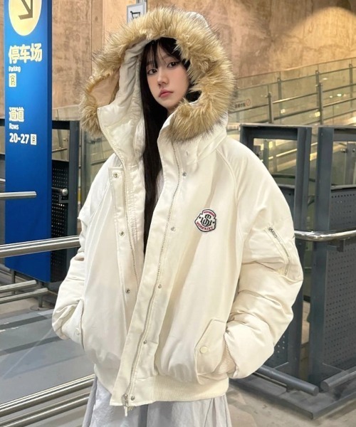 SHEENA（シーナ） ブルゾン アウター ワッペン付きファーフード中綿