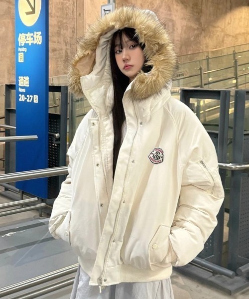 SHEENA（シーナ） ブルゾン アウター ワッペン付きファーフード中綿