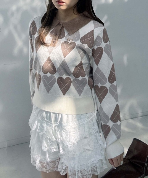 AS KNOW AS（アズノゥアズ） ニット セーター衿フェザー ワンポイント