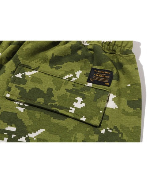 スウェットパンツ ジャージ MULTI PIXEL CAMO BAPE STA LOGO CARGO RELAXED FIT SWEAT SHORTSの画像