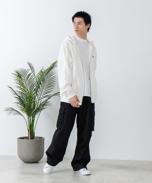 What it isNt）ART BY MARKGONZALES パーカー 「（What it isNt）ART