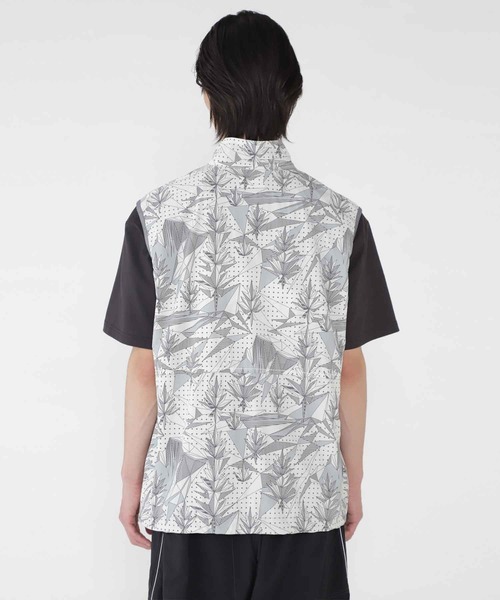 and wander（アンドワンダー） ベスト ジレ BRUSHED NYLON VEST