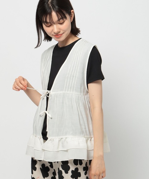 リボン　ロゴ文字　フリル　丈長め　ジレ　ベスト　ノースリーブブラウス リボン ロゴ文字 フリル 丈長め ジレ ベスト ノースリーブブラウス