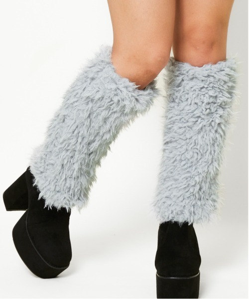 レッグウォーマー 「インパクト抜群×トレンド映え」レディース ファー