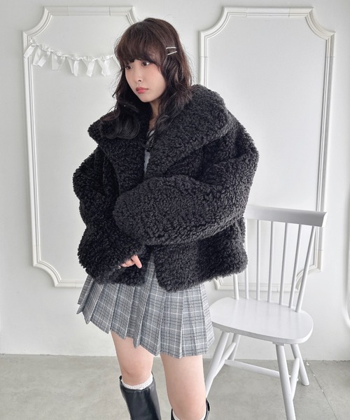 ブーちゃん。プロフ必読下さい❗ アウター　M(L相当) お気に入りNO.1】2WAY リバーシブルファーブルゾン | WHO'S WHO