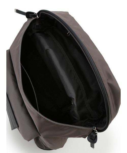 emmi atelier エミアトリエeco撥水２wayバックパック リュック黒 eco撥水2wayボディバックパック（バックパック/リュック
