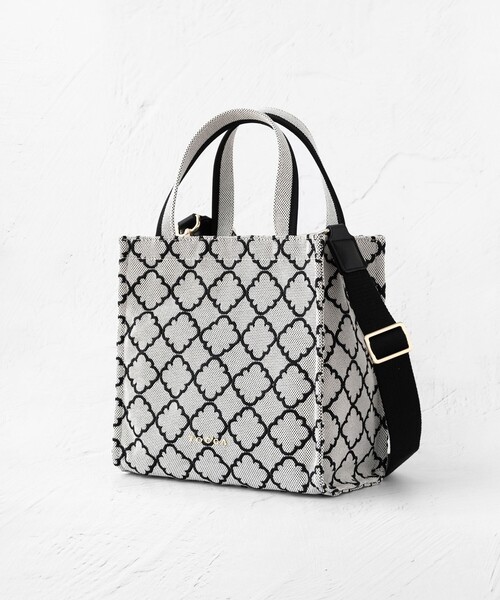 TOCCA（トッカ） ショルダーバッグ バッグ CHECKER CLOVER EMBROIDERY