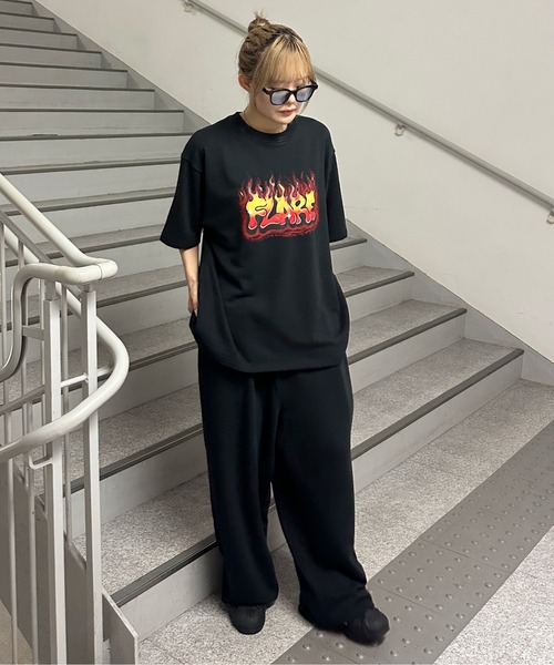 tシャツ リメイクロゴ配色スリットミニ裏毛トップス レディース リメイクロゴ配色スリットミニ裏毛トップス Eimee Law│Eimee