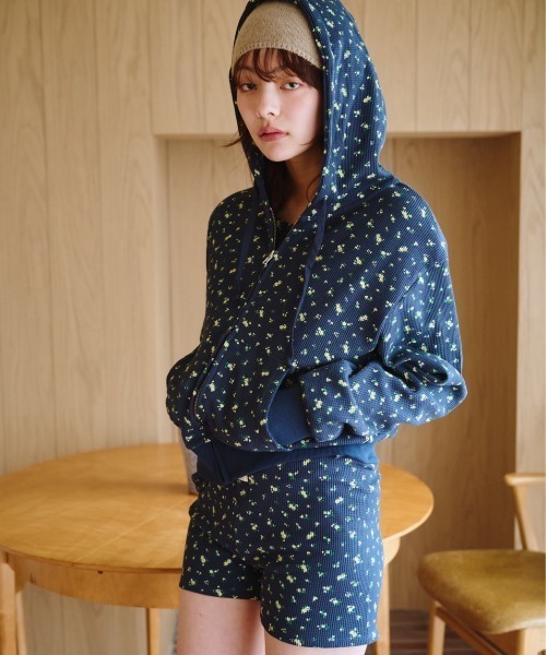 common gull products. パンツ 小さなお花畑のワッフルショートパンツ