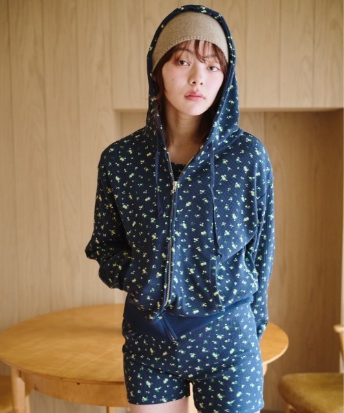 common gull products. パンツ 小さなお花畑のワッフルショートパンツ