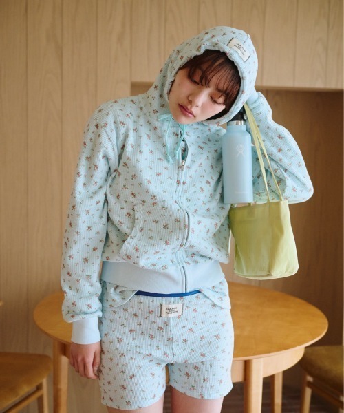 common gull products. パンツ 小さなお花畑のワッフルショートパンツ