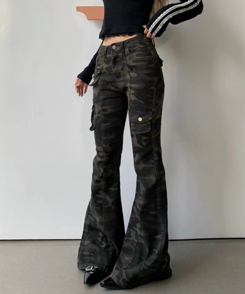 FUNdaysion パンツ カモフラ柄フレアデニムパンツ レディース