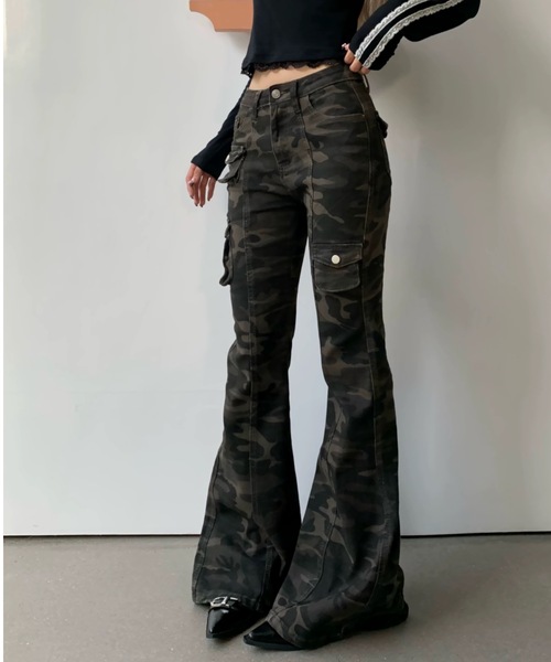 FUNdaysion パンツ カモフラ柄フレアデニムパンツ レディース