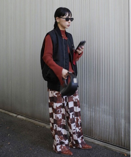 新品未使用品　Ameri STRAIGHT-LEG PANTS BEG Ameri パンツ COW CHECK STRAIGHT PANTS レディース : ZOZOTOWN