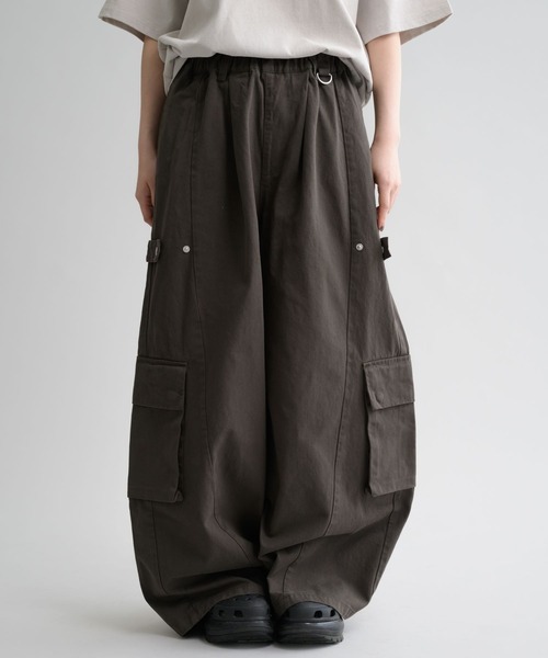 【完売品】EPNKスナップボタンタックカーゴパンツ epnok カーゴパンツ 「EPNK」Snap button tuck cargo pants