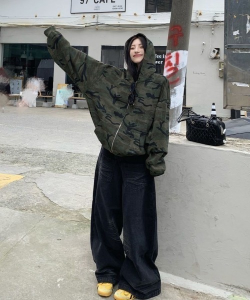 パーカー オーバーサイズカモフラ迷彩ジップパーカー レディース