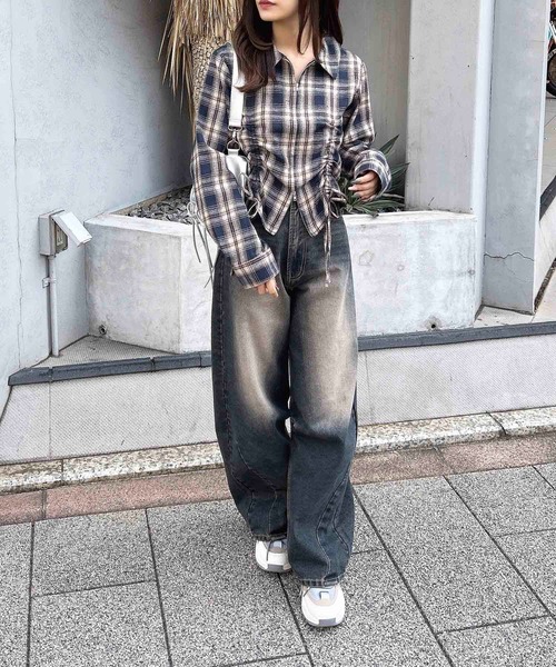 グレーのチェック模様 長袖トップス INGNI ブラウス シャツ フロントジップチェック柄ドロスト