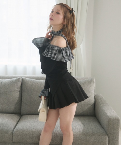 ジャンティ製　黒にグレーのフリル❣️品良く優雅❣️ TITTY＆CO. ブラウス シャツ ギンガムフリルオフショルトップス