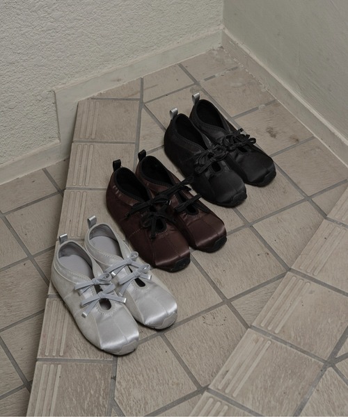 lawgy スニーカー different material double ribbon sneaker