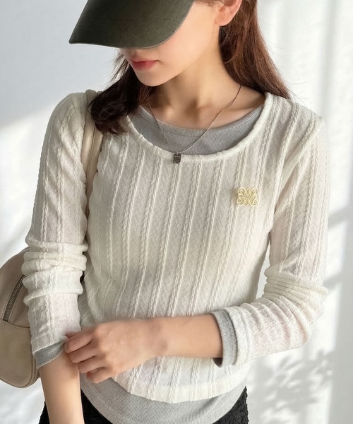 100-140]すみっコぐらしリバーシブルスパンコール長袖Ｔシャツ 【ルイヴィトン】お襟のロゴブローチがアクセント！アイボリーカラーTOPS