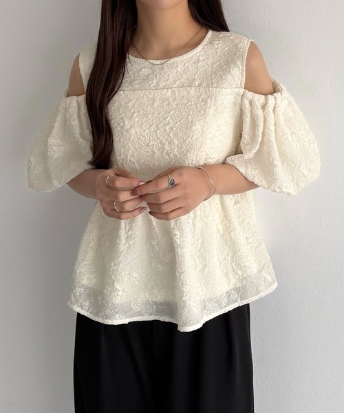 タグ付き、ジャガードオフショルブラウス callautia ブラウス シャツ ジャガードオフショルブラウス