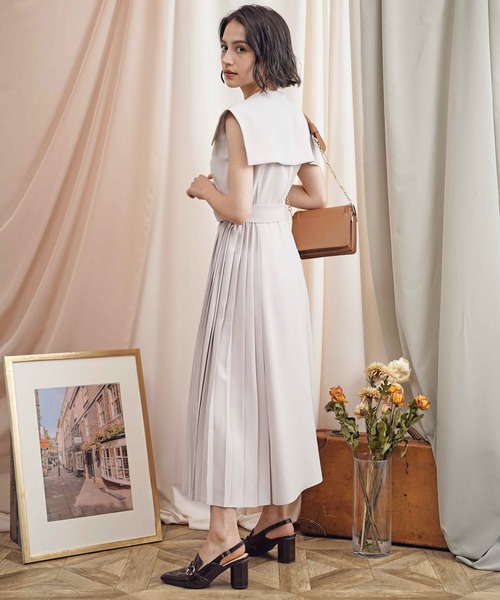 「NOELA」 ノースリーブワンピース M ベージュ レディースの画像