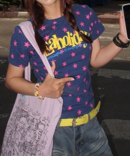 ViViDAY tシャツ 半袖 フロント英字ロゴ 星柄ショートtシャツ