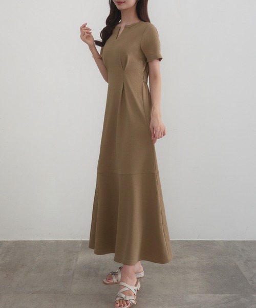 ロング丈 デザイン ワンピース ドレス キーネック 切替 タック入 ワンピース キーネックタックデザインワンピース「ペチスカート