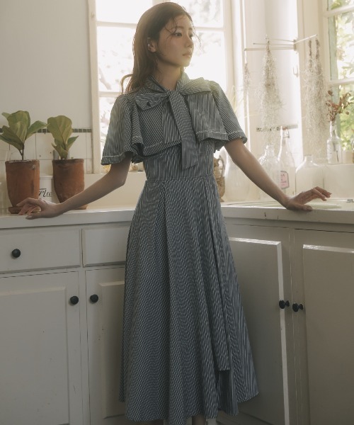 And Couture ワンピース ケープデザインストライプワンピース