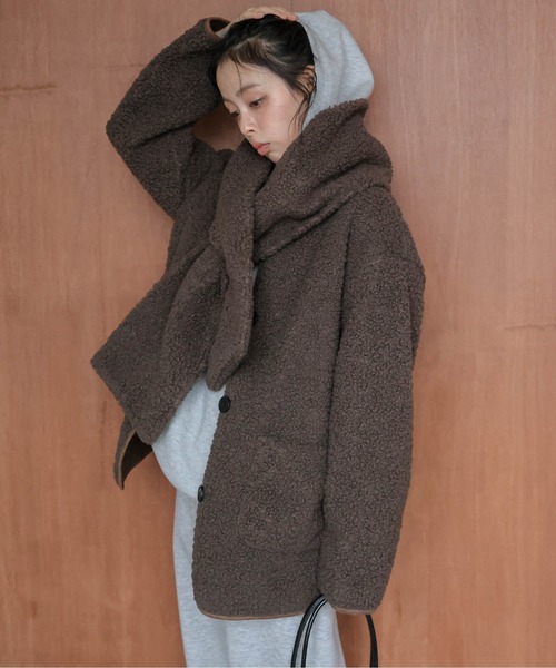 ボアジャケット　新品未使用 ジャケット ノーカラージャケット マフラー付き ノーカラーボア