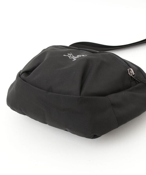 ARC'TERYX（アークテリクス） 刺繍ショルダーバッグ - ブラック
