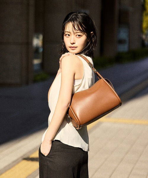 CHARLES ＆ KEITH（チャールズ&キース） ショルダーバッグ バッグ Lyla