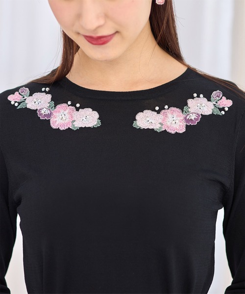 フラワー刺繍ビジューニット tocco closet（トッコ クローゼット） ニット パールビジュー付き