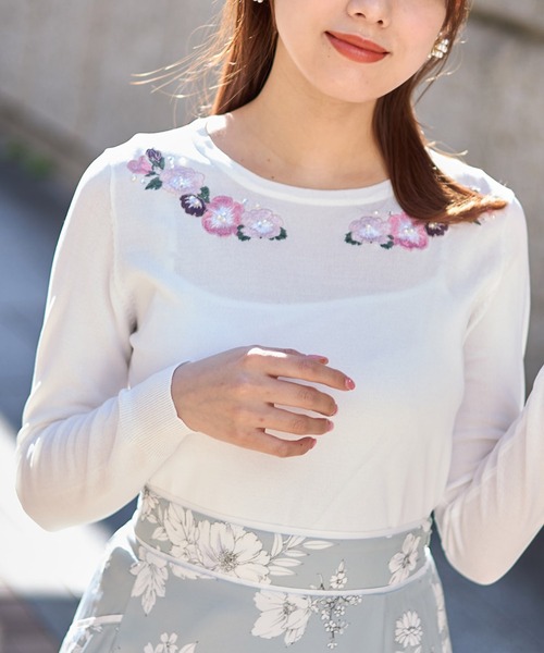 フラワー刺繍ビジューニット tocco closet（トッコ クローゼット） ニット セーター 「ZOZO限定