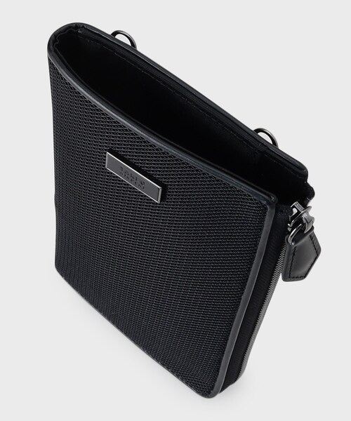 【未使用級】タケオキクチ ショルダーバッグ カラナビ スマホ収納ケース付 黒 TAKEO KIKUCHI ショルダーバッグ 「スマホ対応」メッシュコンビ