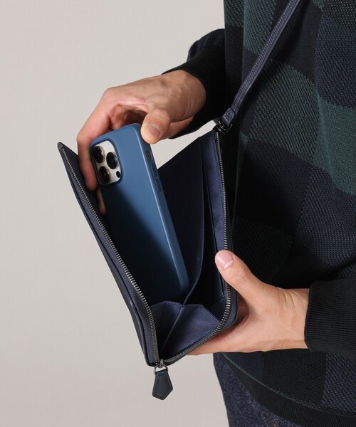 【未使用級】タケオキクチ ショルダーバッグ カラナビ スマホ収納ケース付 黒 TAKEO KIKUCHI ショルダーバッグ 「スマホ対応」メッシュコンビ