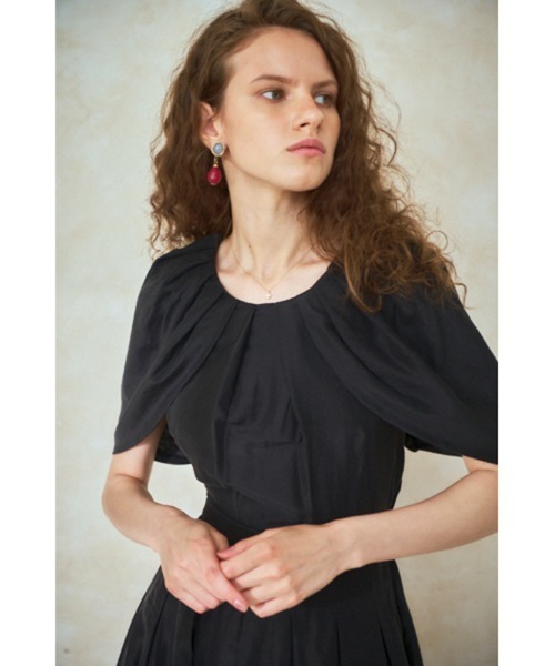 Estella.K ワンピース Lizzie Dress バルーンケープカットアウトドレス
